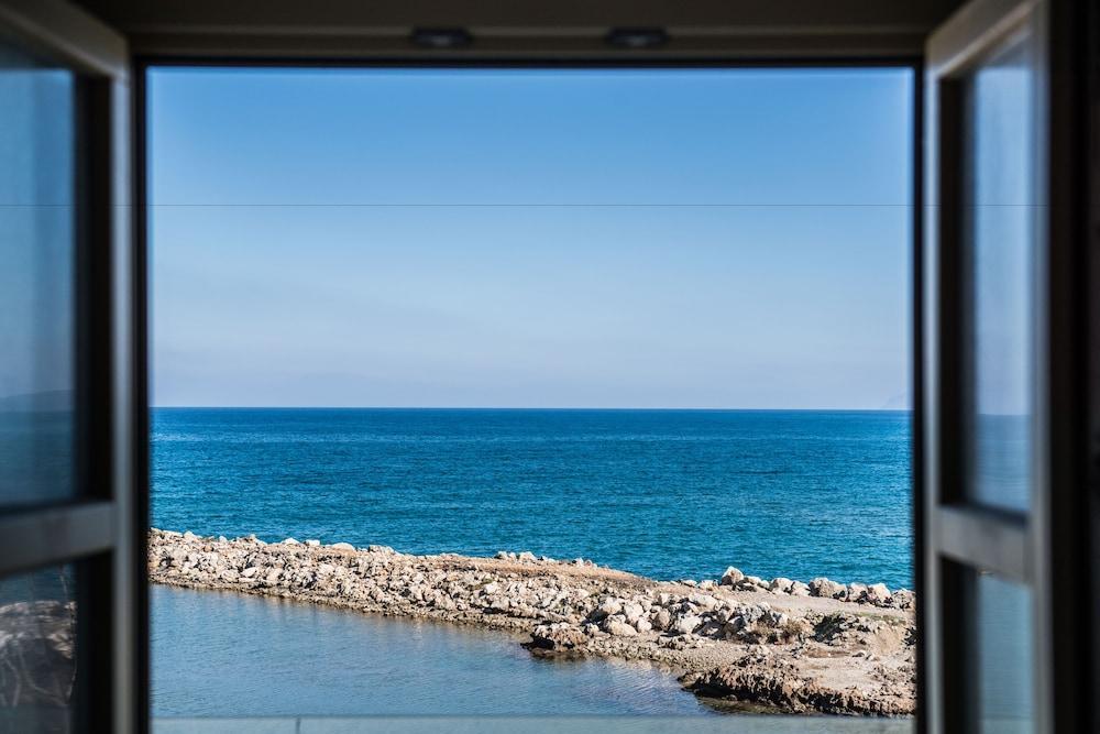 Avra Apartments Kolymbari Harbour Exterior photo